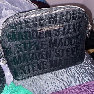 Black Steve Madden crossbody purse